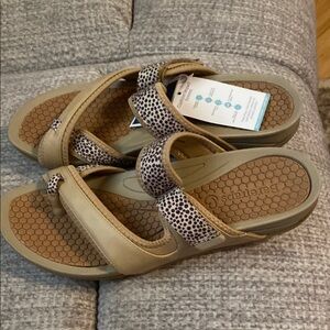 BareTraps Tan and Brown Sandals with Cushioned Sole